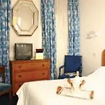 Relais Du Silence Des Tuileries 4*