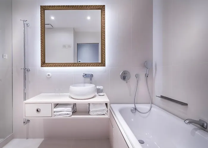 Relais Du Silence Des Tuileries