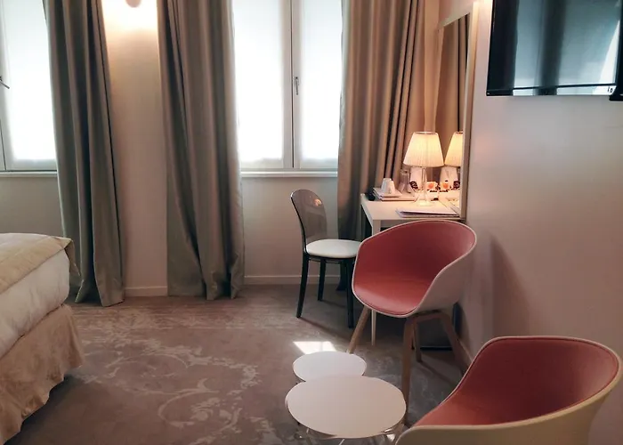 호텔 Relais Du Silence Des Tuileries 4*