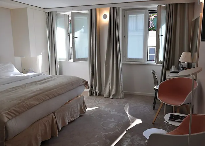 호텔 Relais Du Silence Des Tuileries 4*