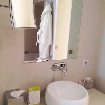 Relais Du Silence Des Tuileries Otel Paris